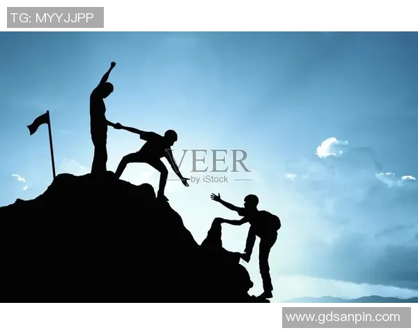 武汉攀岩队战术探讨：聚焦攀岩技巧与团队协作的完美结合