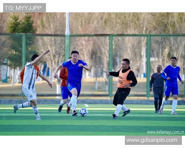 足球短裤子的选择与搭配技巧让你在球场上尽显风采与活力